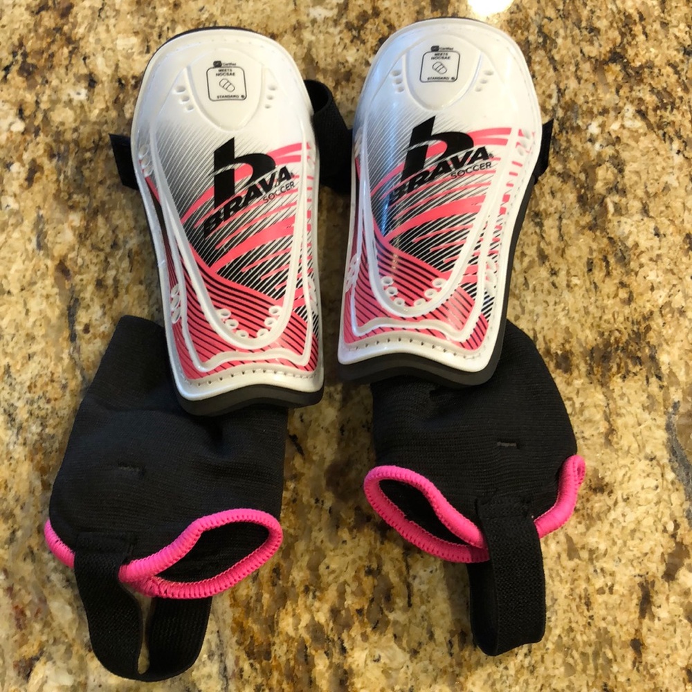 🌺 3/$20 Brave Soccer Shin Guards XS